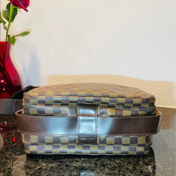 Louis Vuitton Naviglio Crossbody bag - Picture 4 of 12